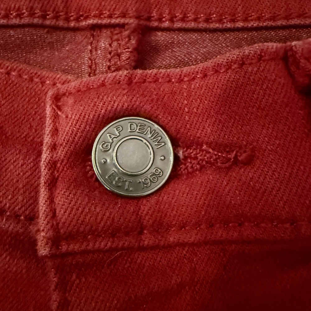 GAP Deep Red Denim - Picture 7 of 8